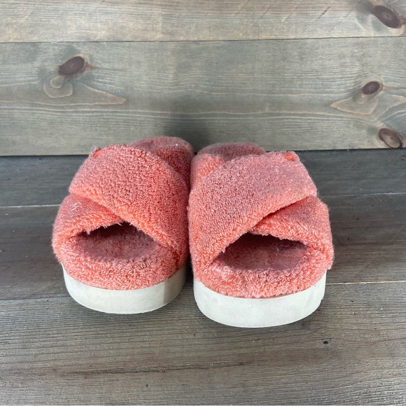 Ugg fuzz sugar terry cross Womens size 6 shoes pink slip on comfort slippers - Picture 5 of 8
